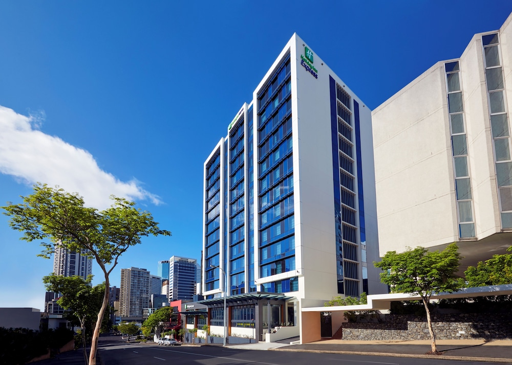 HOLIDAY INN EXPRESS BRISBANE CENTRAL