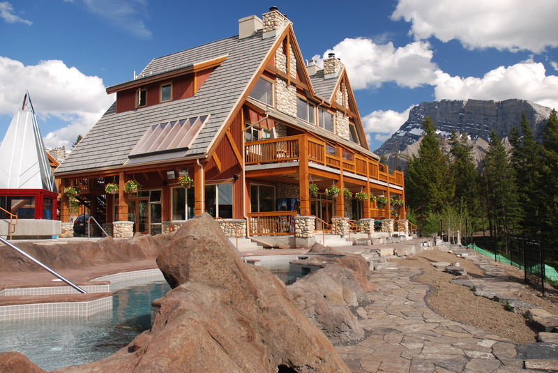 暗嶺度假飯店,HIDDEN RIDGE RESORT