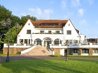 萊茵四季飯店,RHEINHOTEL VIER JAHRESZEITEN