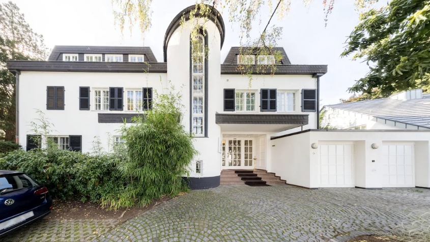 VILLA IM PARK