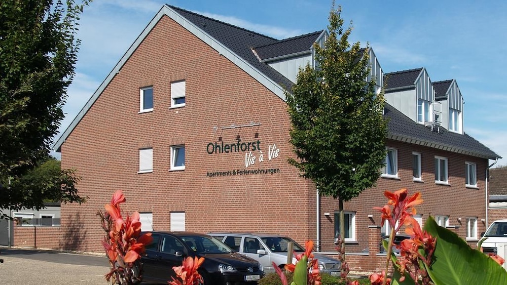 歐倫霜關係飯店,OHLENFORST VIS A VIS