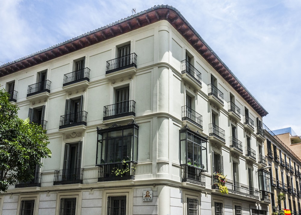 格蘭比亞套房飯店,GRAN VIA SUITES