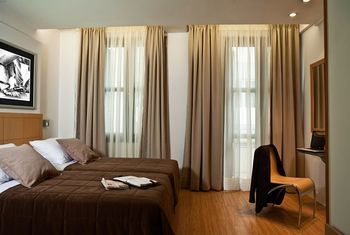 別致旅館,CHIC HOTEL