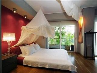 NINA`S ATHENIAN LOFT,NINA S ATHENIAN LOFT