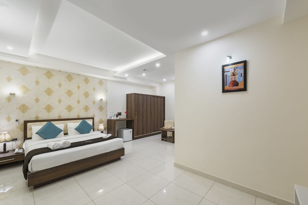 TS 皇家大飯店 - 霍蘇爾 - 亞地貝列,TS ROYAL GRAND ATTIBELE HOSUR