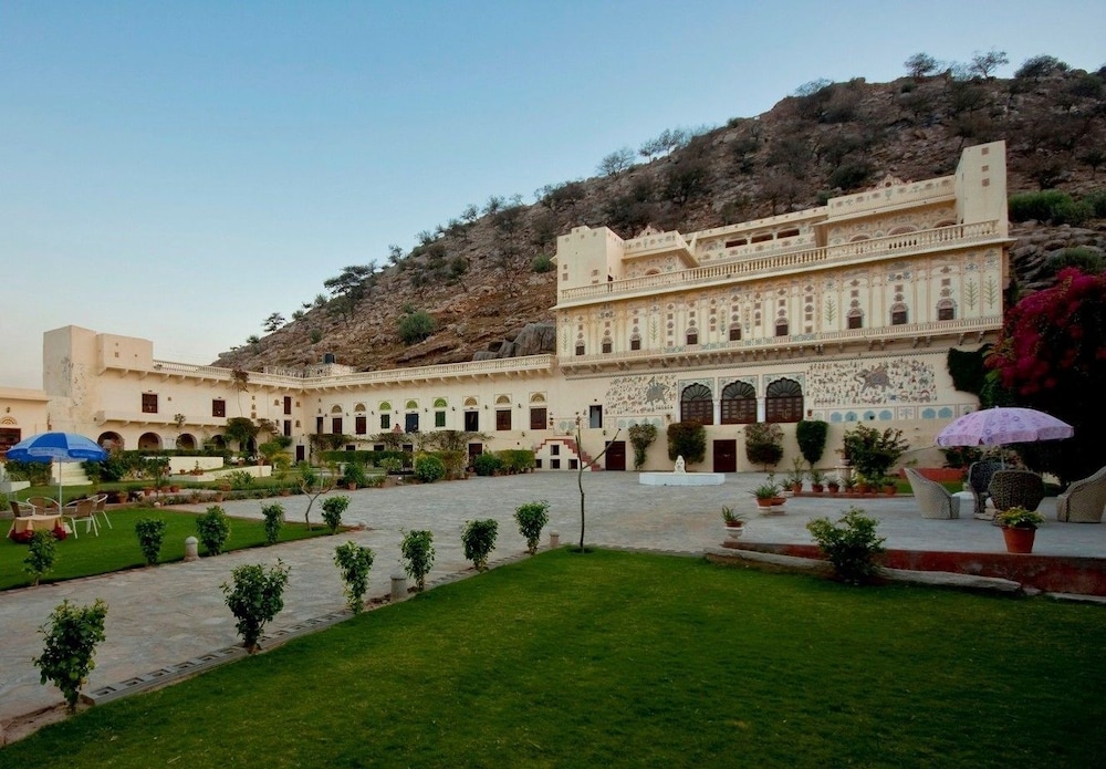 齋浦爾卡爾瓦爾巴拉平房飯店 - 羅薩庫精選,BARA BUNGALOW KALWAR JAIPUR A ROSAKUE COLLECTION