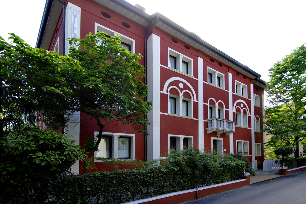 潘諾尼亞別墅飯店,HOTEL VILLA PANNONIA