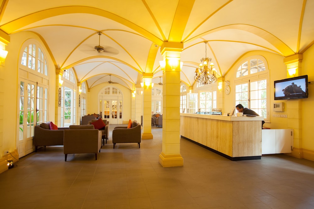 中央莊園飯店,CENTRAL MANSIONS