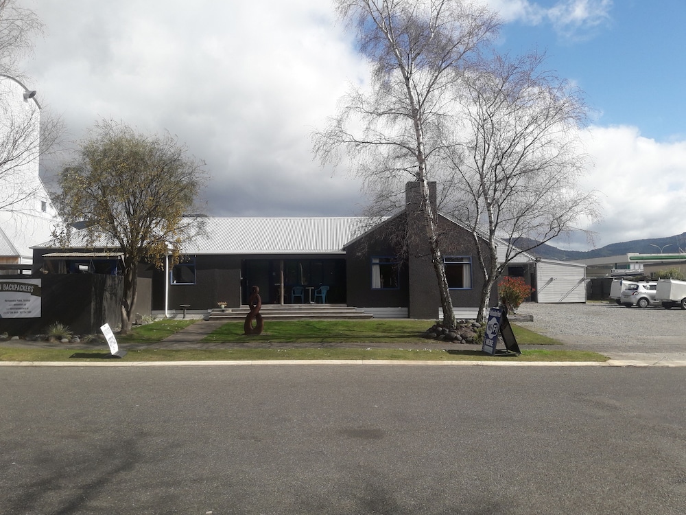 湯加里羅河青年旅館,TONGARIRO RIVER RETREAT HOSTEL