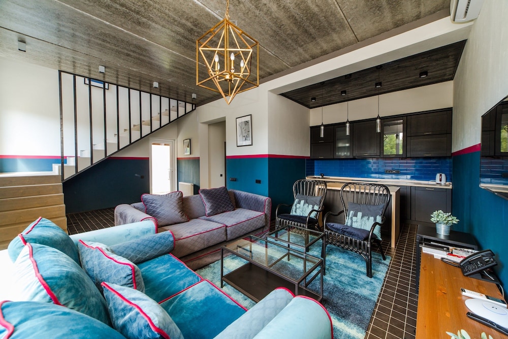 藝術村俱樂部飯店,ART VILLAGE CLUB