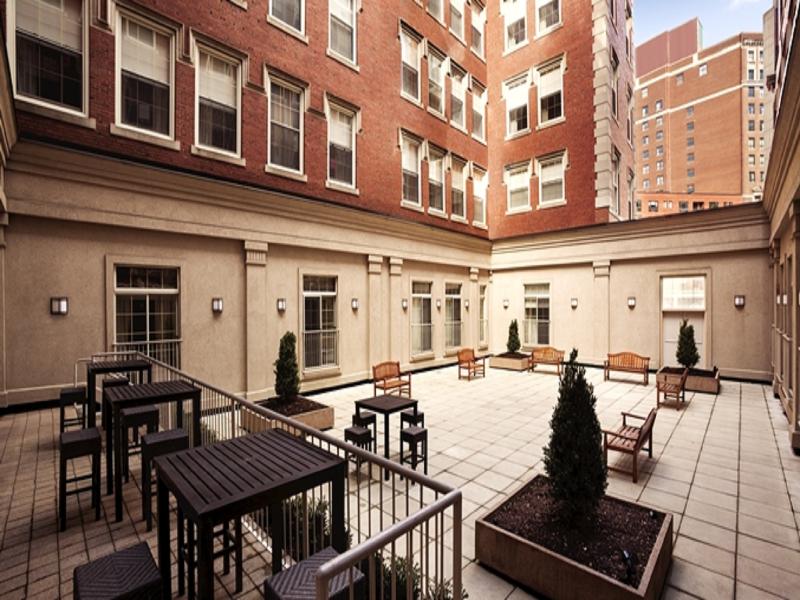 波士頓市區希爾頓雙樹飯店,DOUBLETREE BY HILTON BOSTON DOWNTOWN