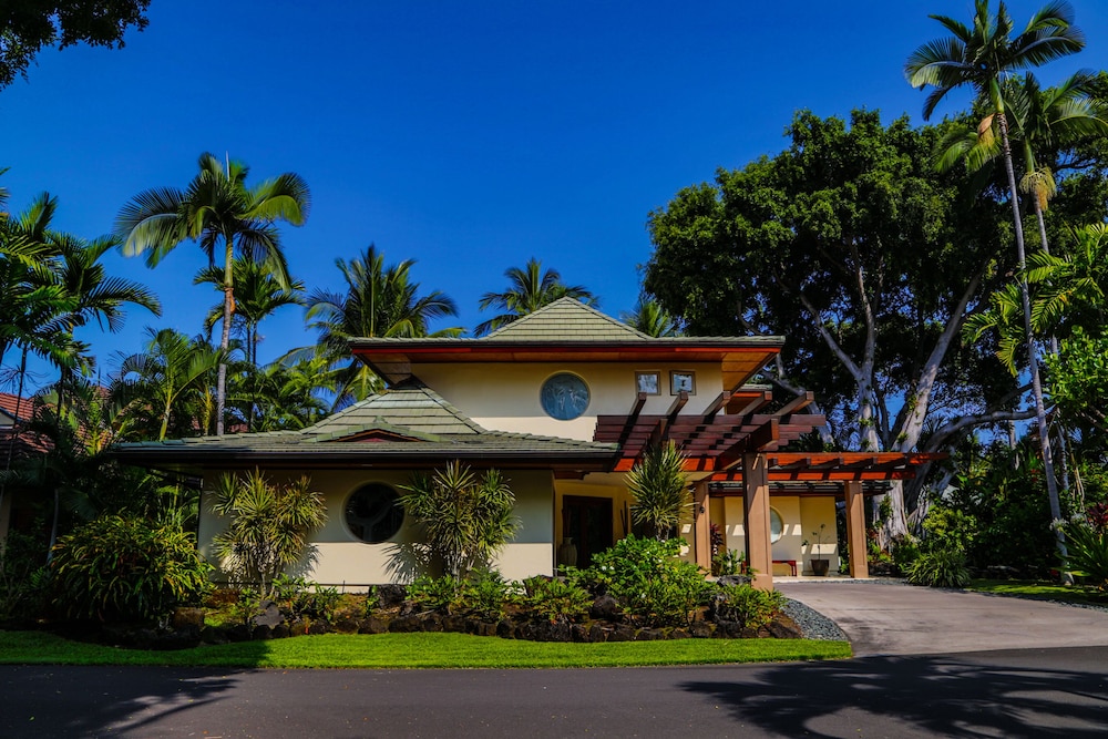 愛里點 #15 號 - 幾乎海濱 3 房私人度假屋 - 雷艾溫,ALII POINT 15 ALMOST OCEANFRONT 3 BEDROOM HOME BY REDAWNING