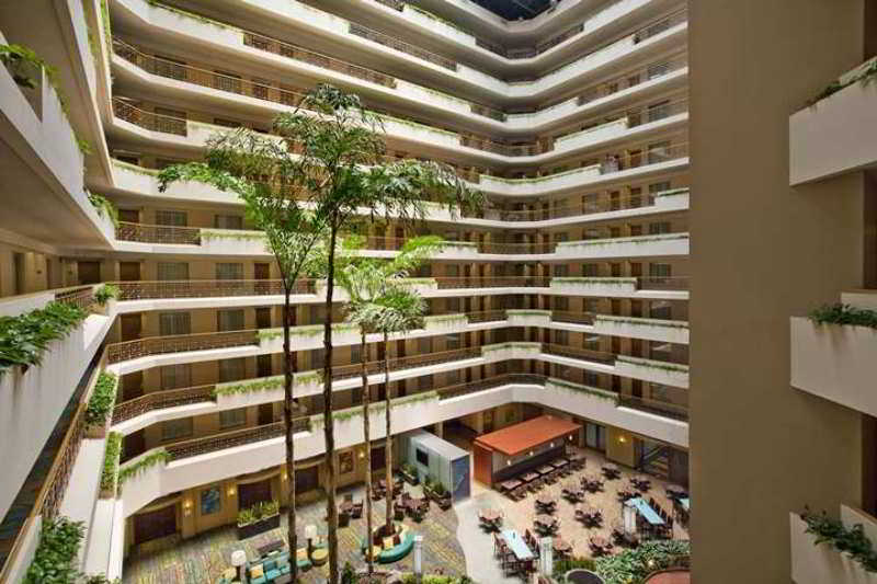 聖地牙哥拉荷亞希爾頓大使套房飯店,EMBASSY SUITES BY HILTON SAN DIEGO LA JOLLA