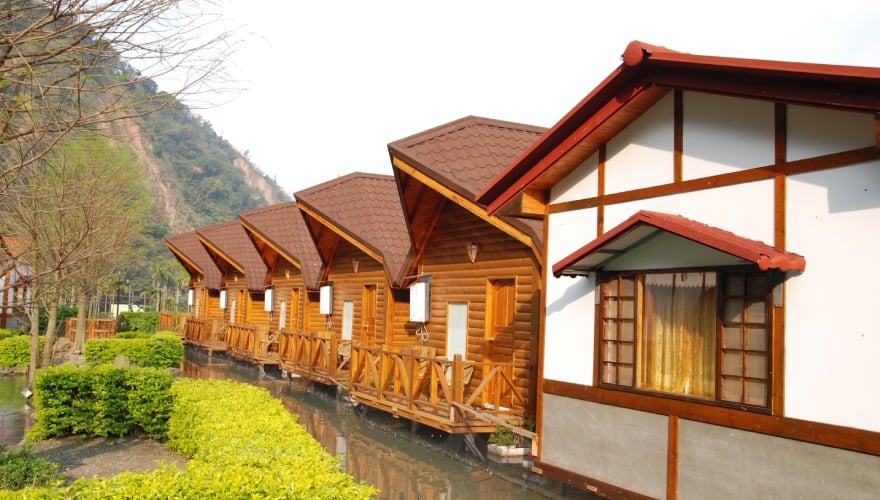 南投 楓葉故鄉 奧萬大賞楓 清境農場 青青草原 鮮採百香果 台一生態農場水上花屋二日 22tmn16fwd T 南投 雄獅旅遊