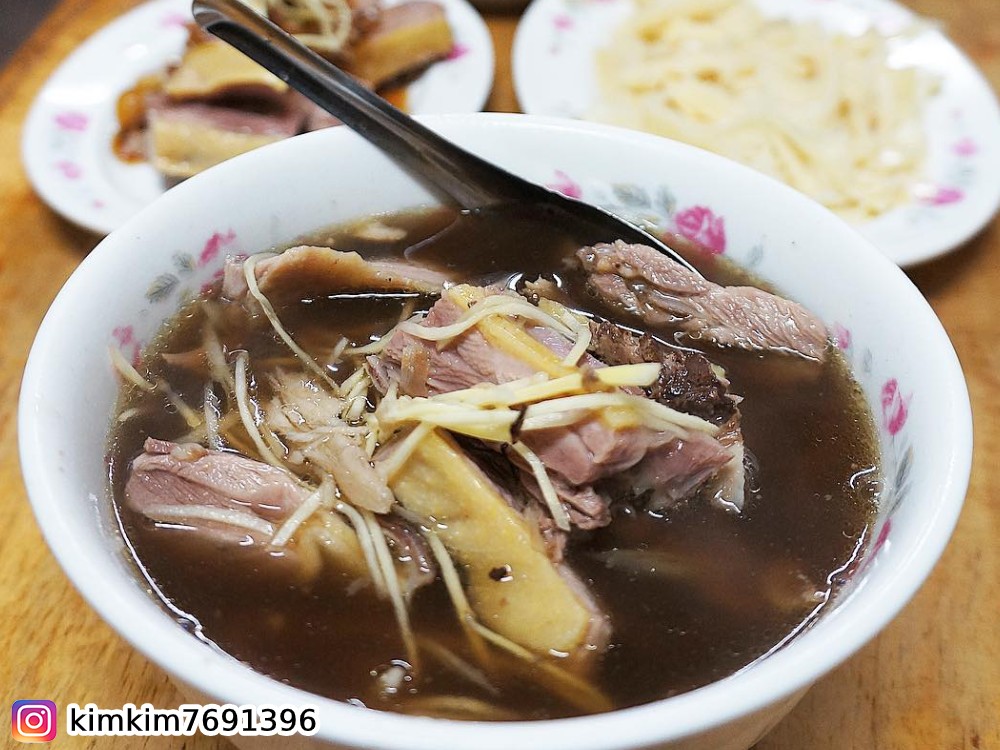逢甲紅燒當歸鴨麵線,豬腳麵線,逢甲夜市,藥膳,冬令進補,