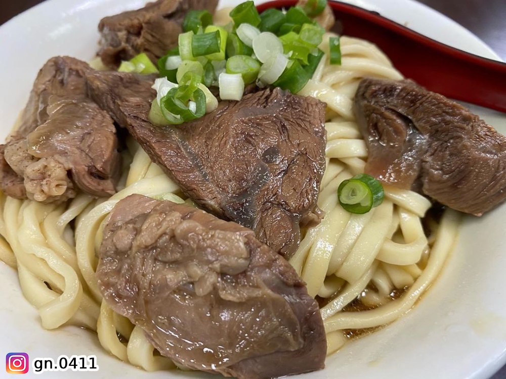 高雄鹽埕,港園牛肉麵,牛肉拌麵,老字號