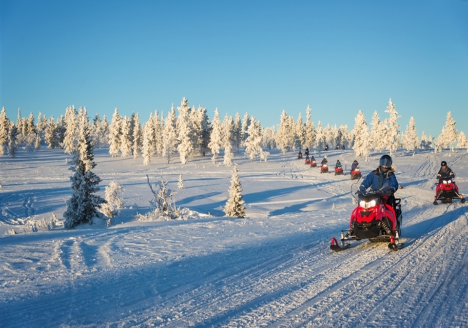 雄獅旅遊,北歐旅遊,芬蘭旅遊,雪上摩托車