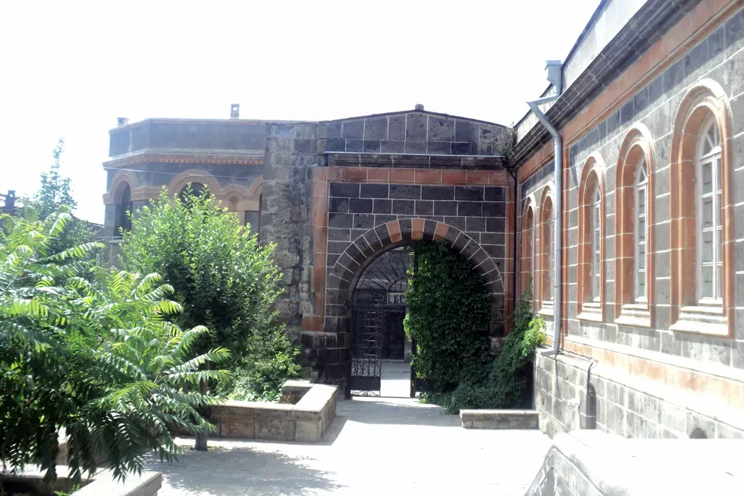 Hovhannes Shiraz home-museum攻略及週邊必遊景點推薦｜雄獅旅遊