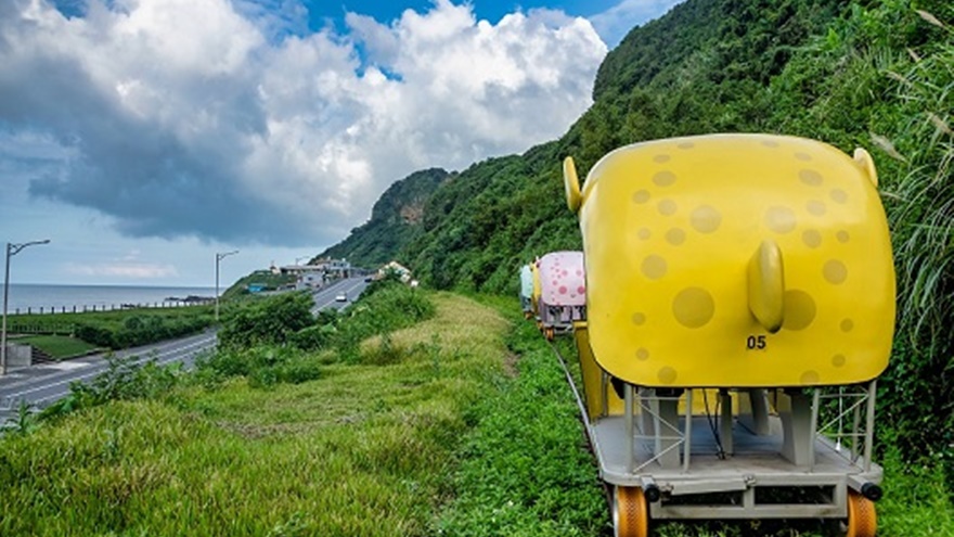東海道人書 茶掛 （林籟俄驚六月秋 松濤忽捲三更両） 台灣｜八斗子深澳鐵道自行車Rail Bike 門票- KKday