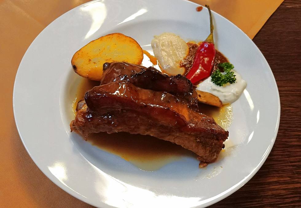 市民會館肋排料理