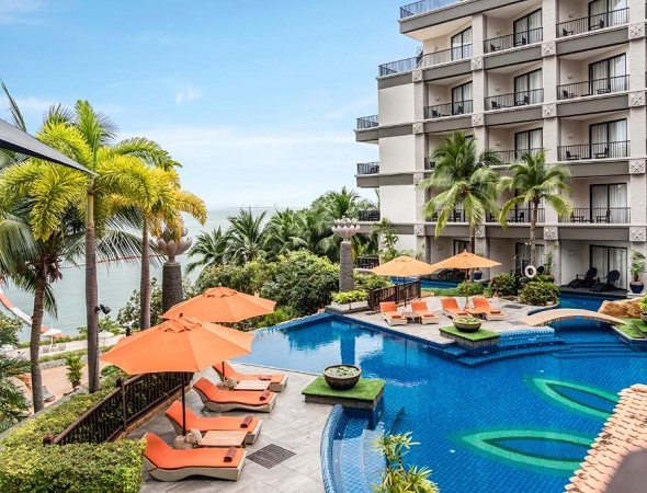 Grand cliff resort