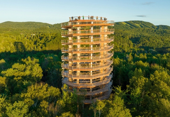 洛朗蒂德樹冠天空步道 Sentier des cimes Laurentides