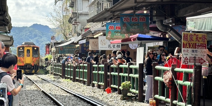 新北,平溪,十分,老街,火車,天燈