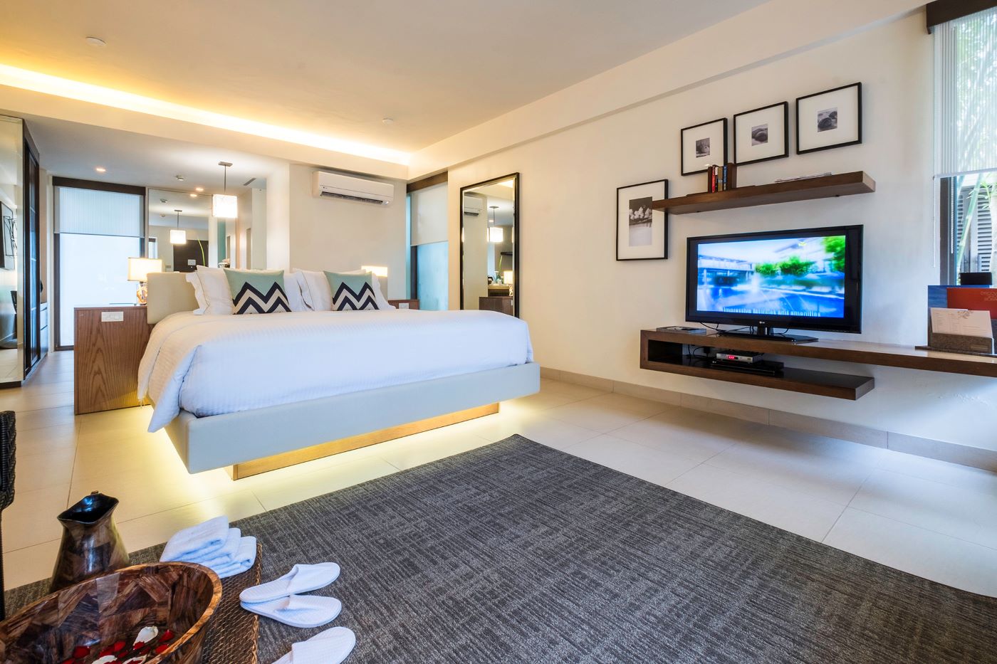 DISCOVERY SHORES