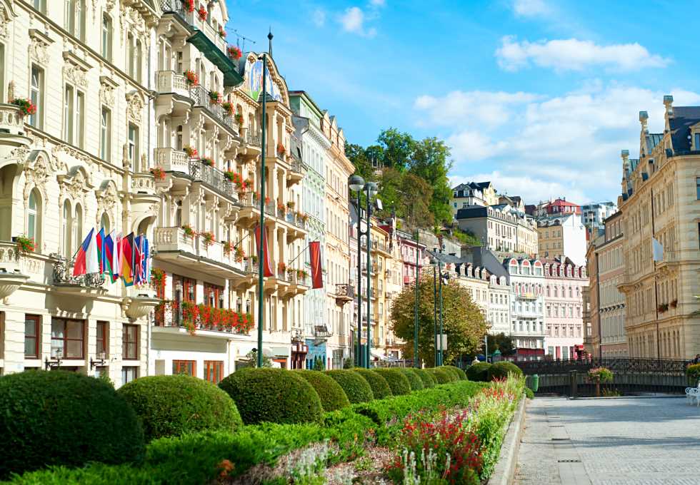 捷克旅遊景點推薦溫泉小鎮卡羅維亞利