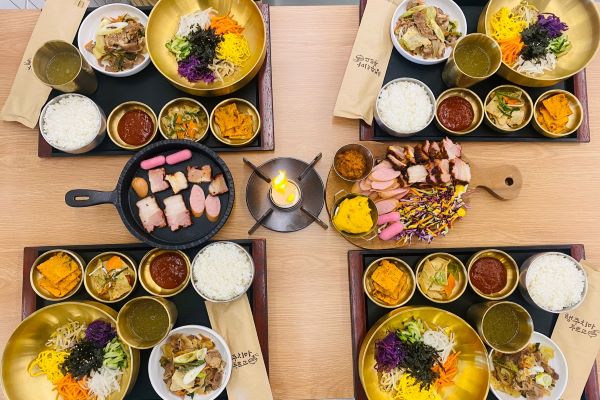 韓式拌飯+煙燻BBQ套餐,圍圍裙