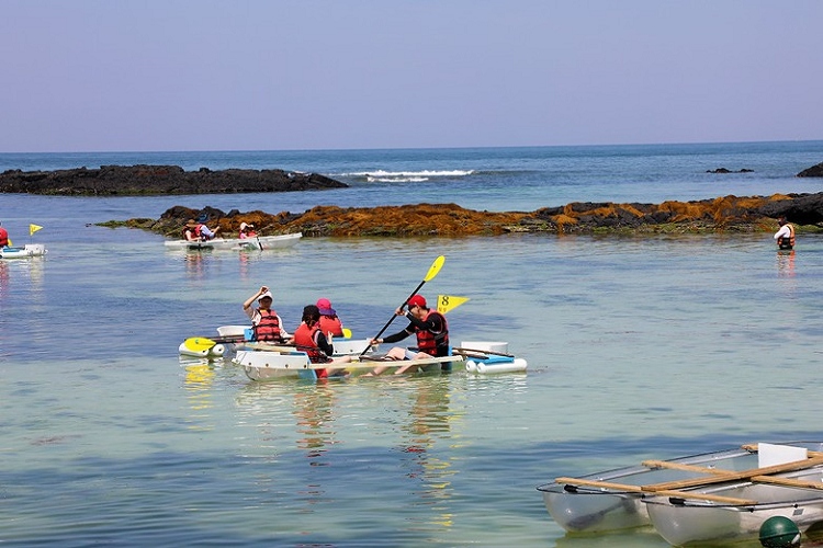 月汀里海岸透明獨木舟