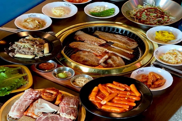 韓式烤肉吃到飽,青年肉商
