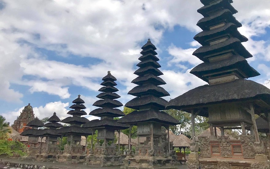 塔曼阿雲寺