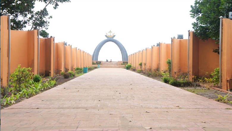 十億桶原油紀念碑