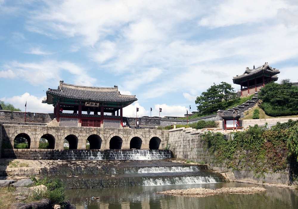 水原華城