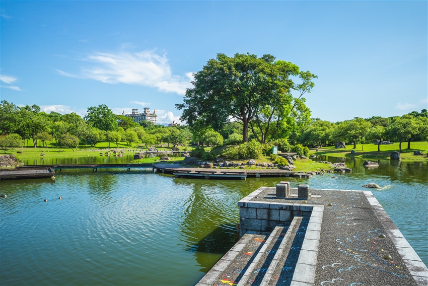 嘉義旅遊｜古坑桐花.歡螢光林.優遊吧斯歐嗨央.山腰梅園樓二日