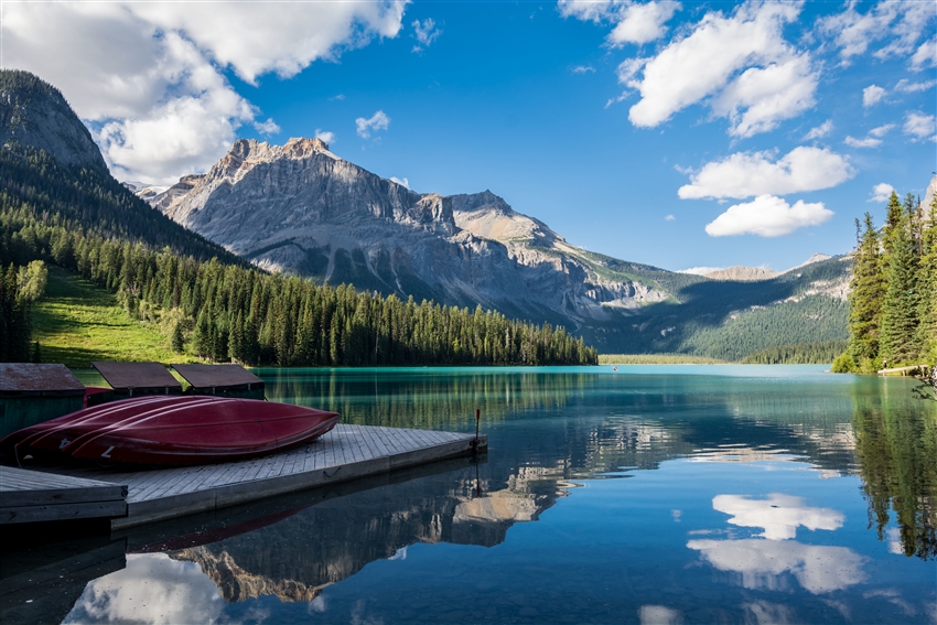 翡翠湖 (Emerald Lake)