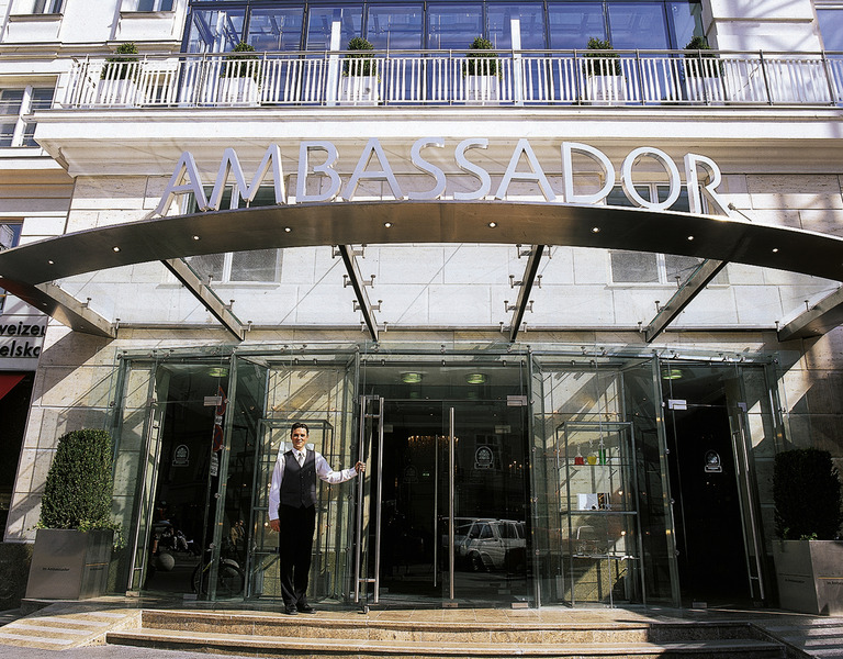 大使飯店,AMBASSADOR HOTEL