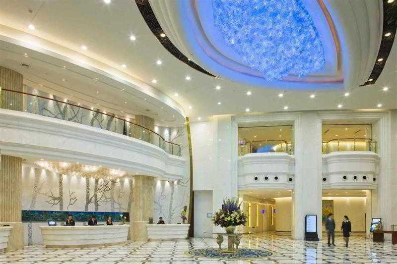 上海斯格威鉑爾曼大酒店,PULLMAN SHANGHAI SKYWAY HOTEL