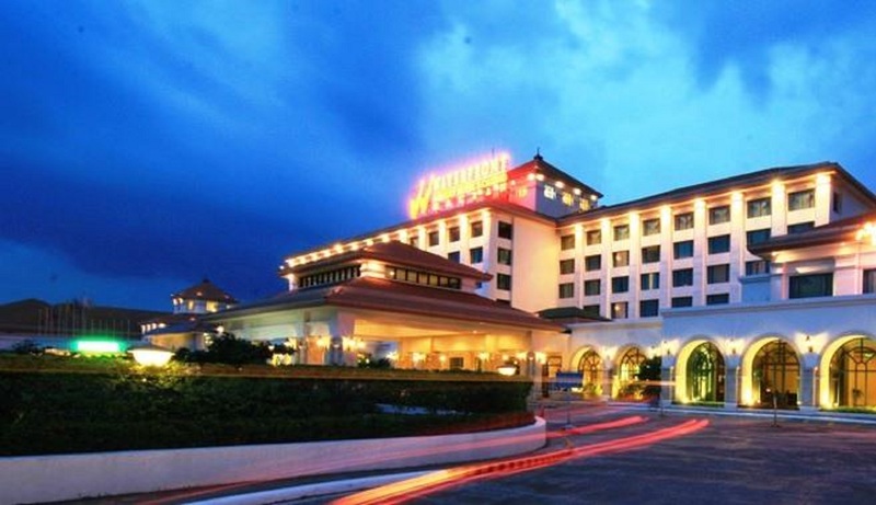 海濱機場賭場飯店,WATERFRONT AIRPORT HOTEL CASINO