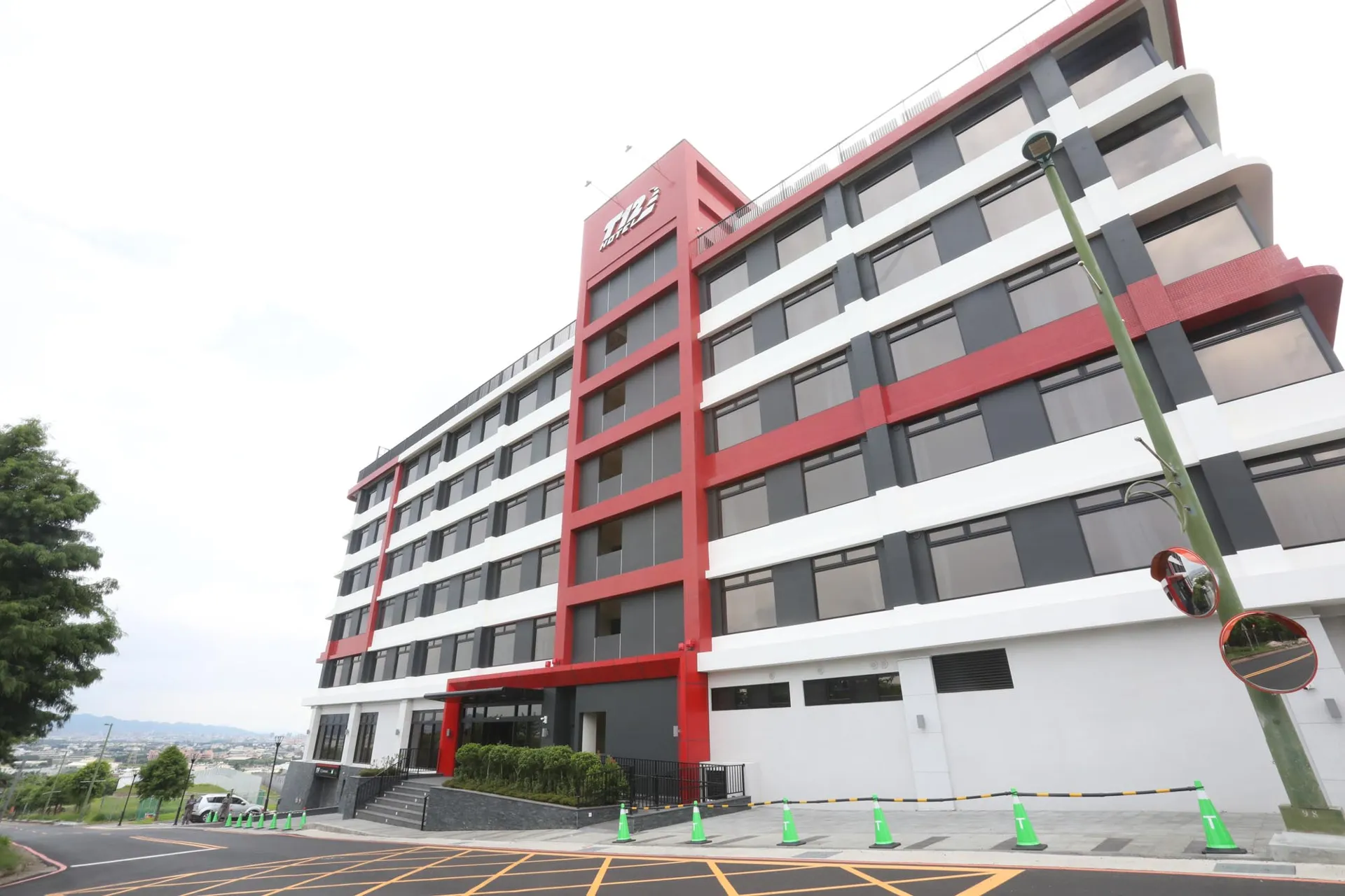 福容大飯店-麗寶賽車主題旅店